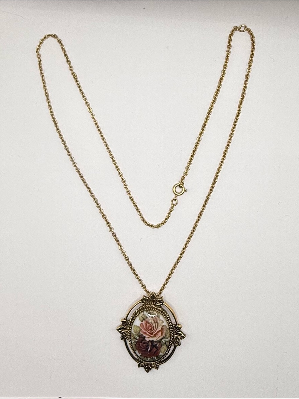Vintage Sarah Coventry Rose Cameo Necklace 24in